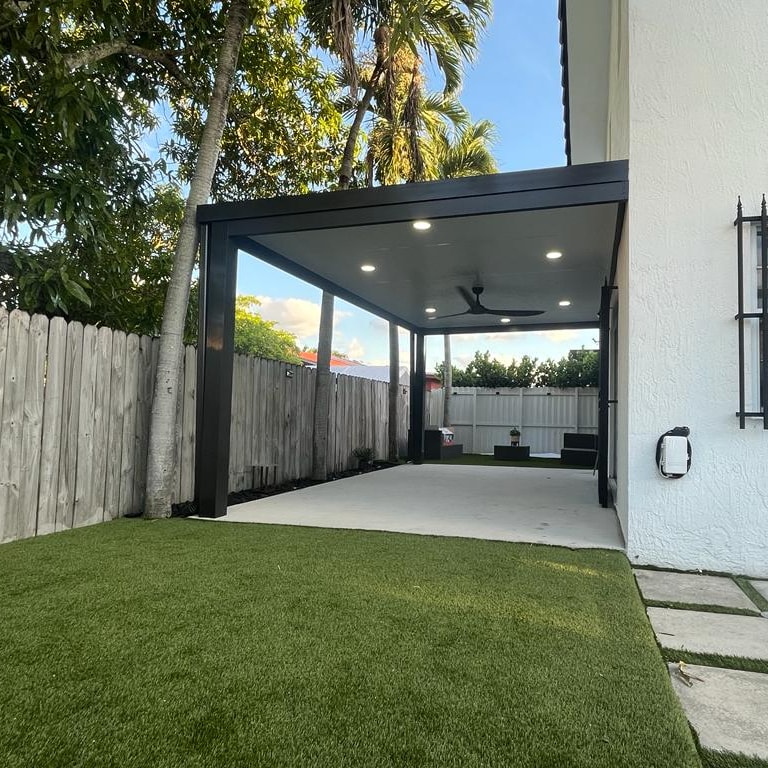 Olive Outdoor Construction Facebook ad: Premium Pergola Installation
