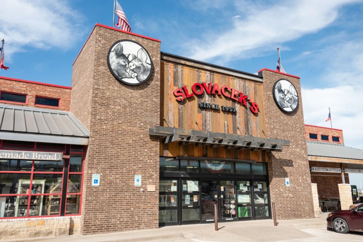 Slovacek's West Facebook ad: A Roadside Oasis for Gas, Gifts, & Grub