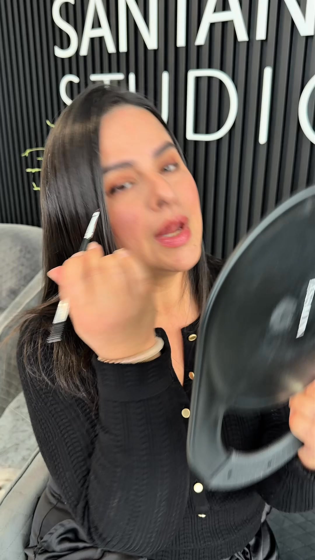 Santana Studio Facebook ad: Chatea con nosotros para saber más