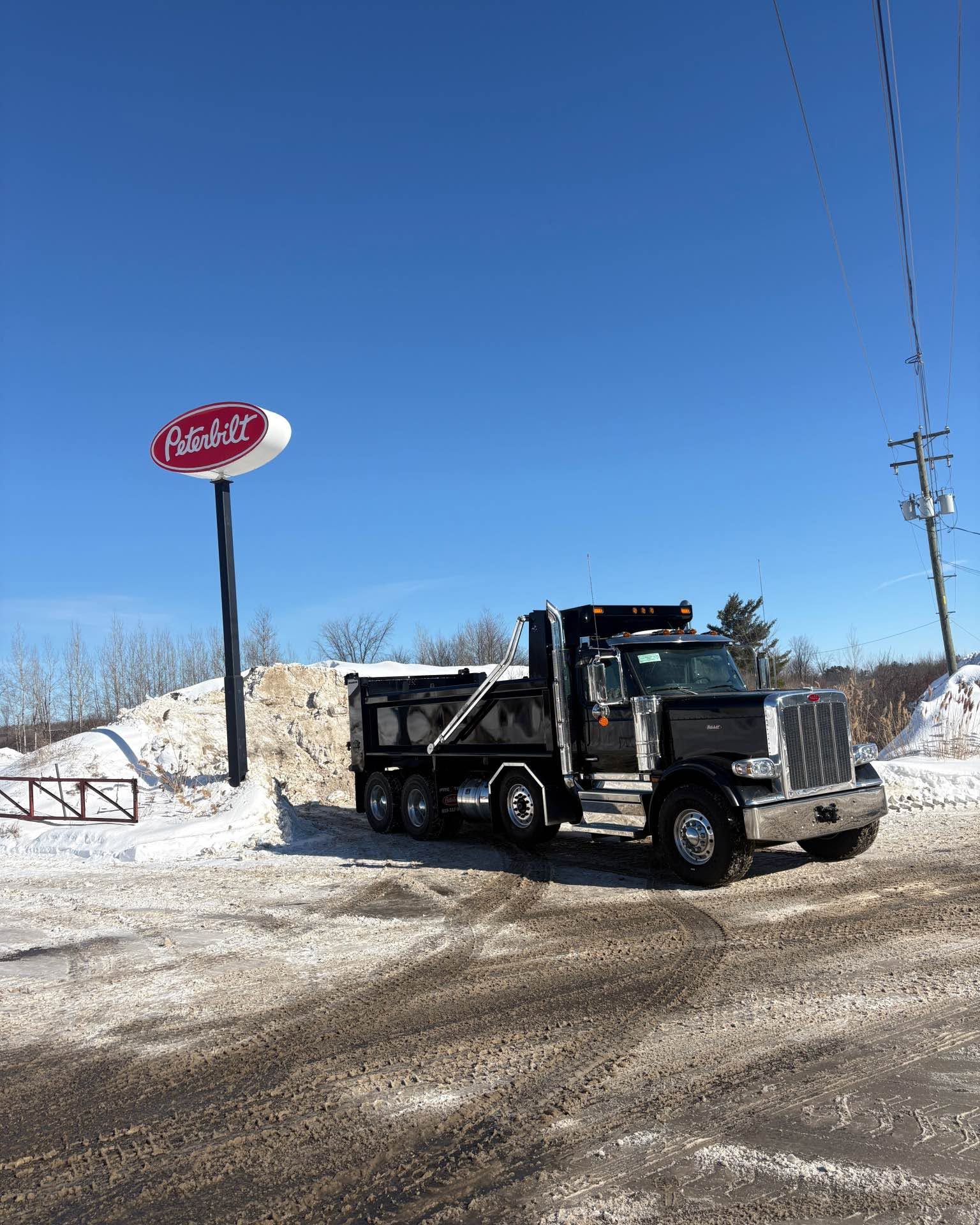 François Pelletier Facebook ad: 2027 Peterbilt 589 (short hood)