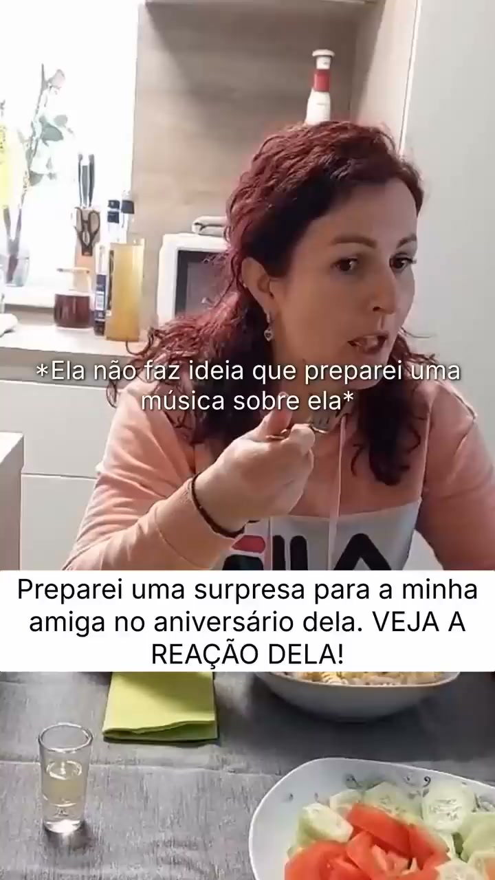 Taleintune Facebook ad: Dez anos de risos, de lágrimas e de…