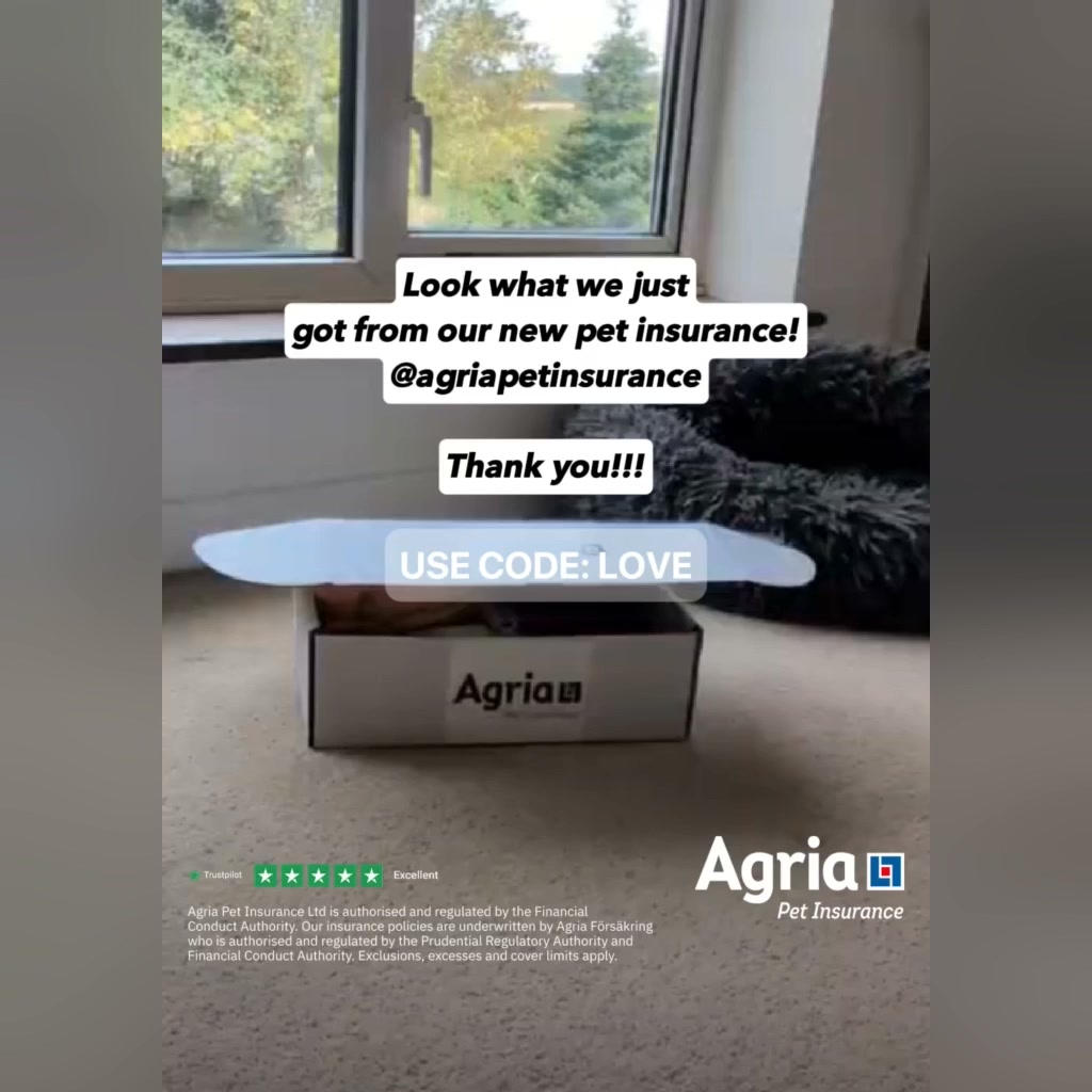 Agria Pet Insurance Facebook ad: Use code LOVE for a FREE luxury hamper.