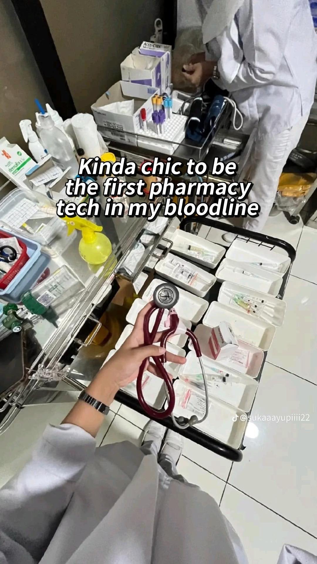 Stepful Facebook ad: Become a Pharmacy Tech