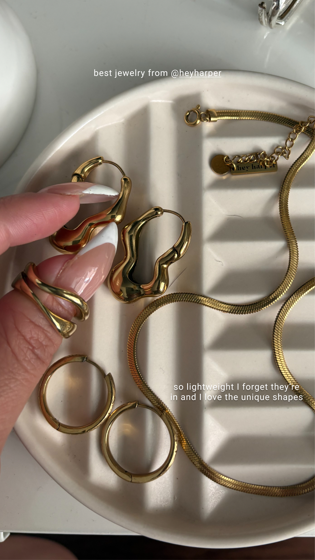 mamashlay Facebook ad: Waterproof Jewelry by @heyharper