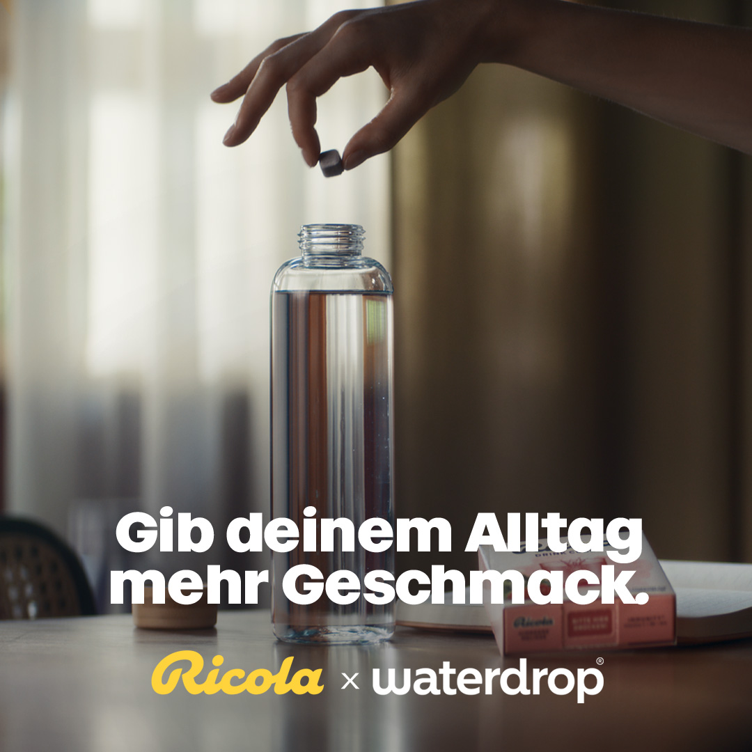 Ricola Facebook ad: Folge deinem Durst - Ricola Drink Cubes verfeinern…
