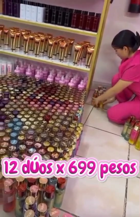 Esencias Mayoreo Facebook ad: Chatea en Messenger