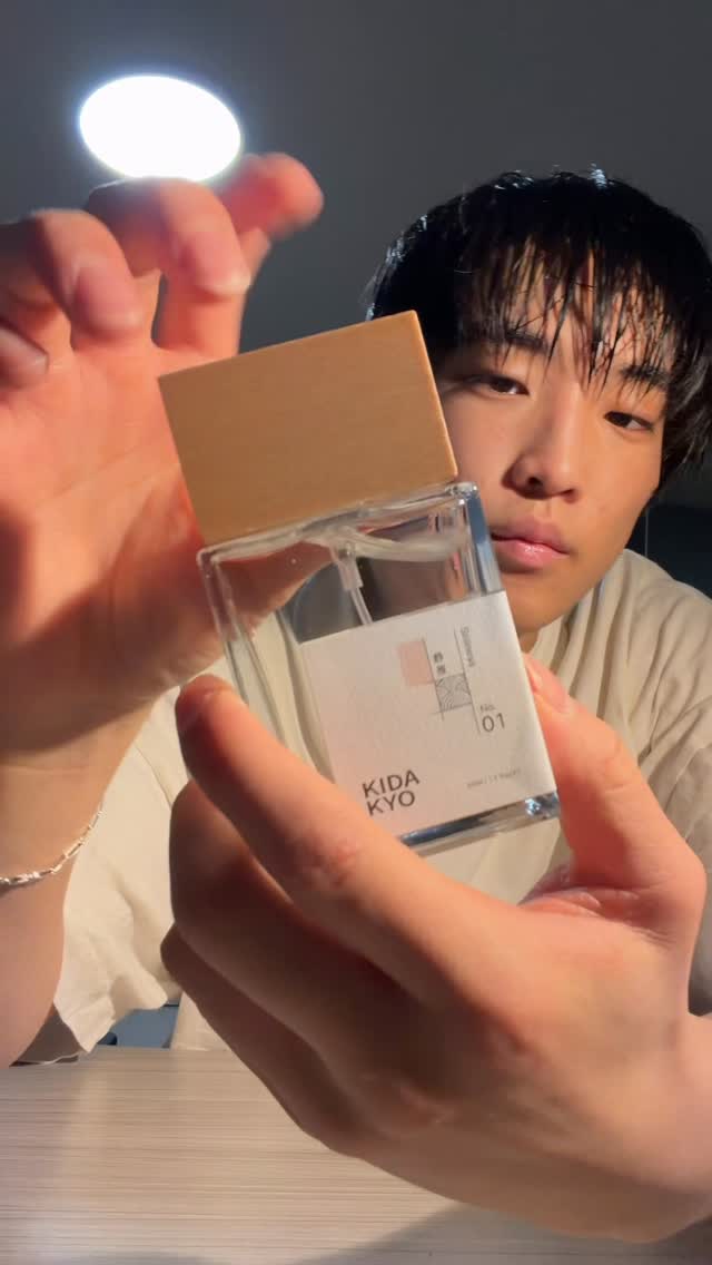 noah.jh.lee319 Facebook ad: fragrance unboxing @kida.kyo use code NOAHJHLEE319