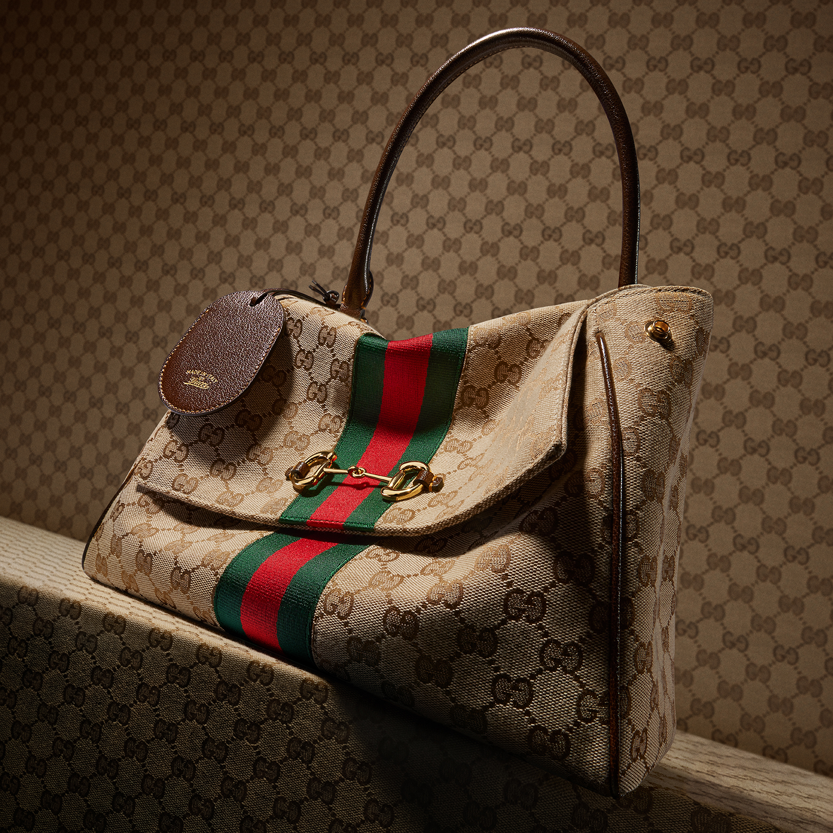Gucci Facebook ad