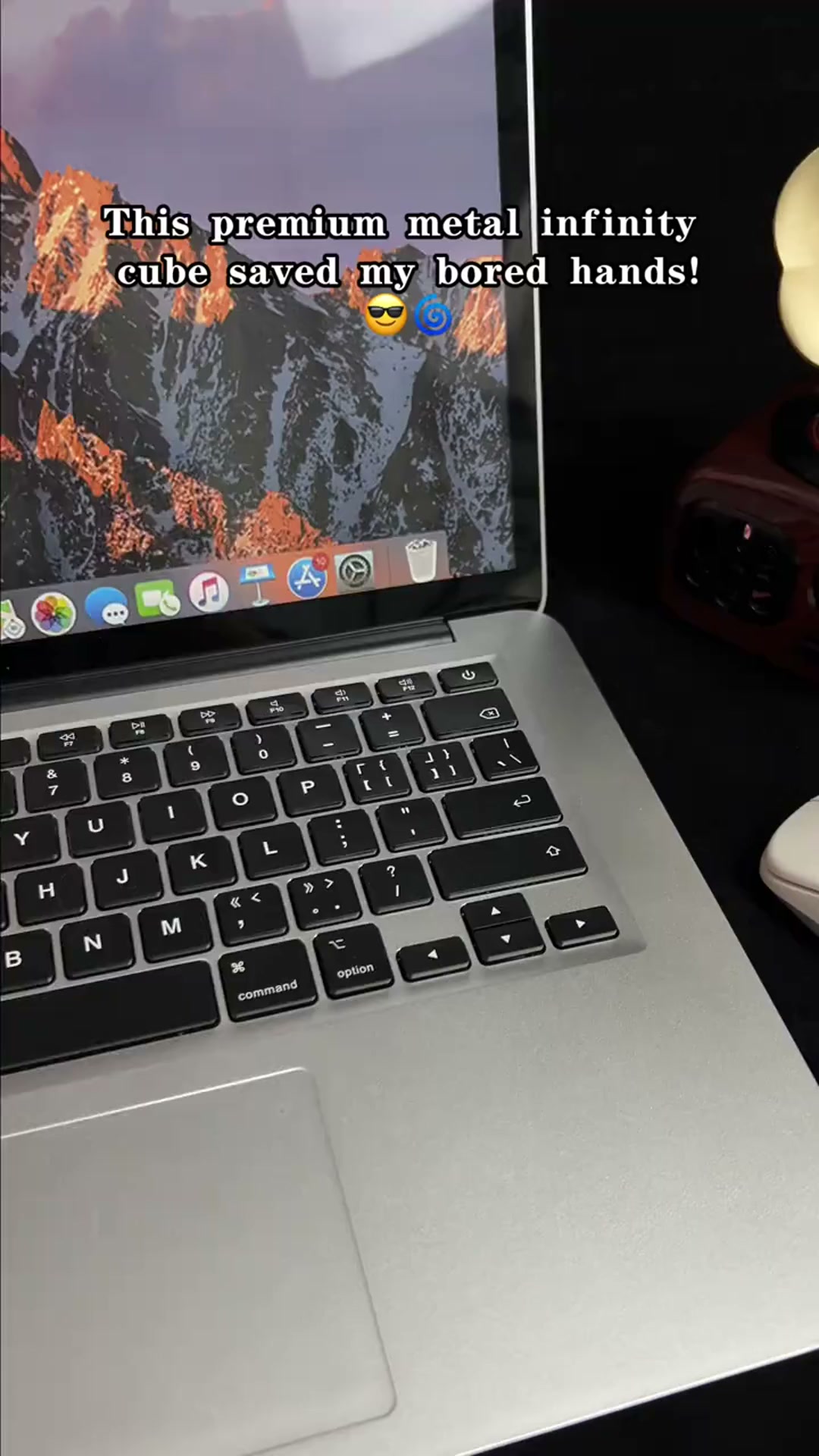 Best E-Store Facebook ad: The Fidget Toy Adults Actually Keep on Their Desk