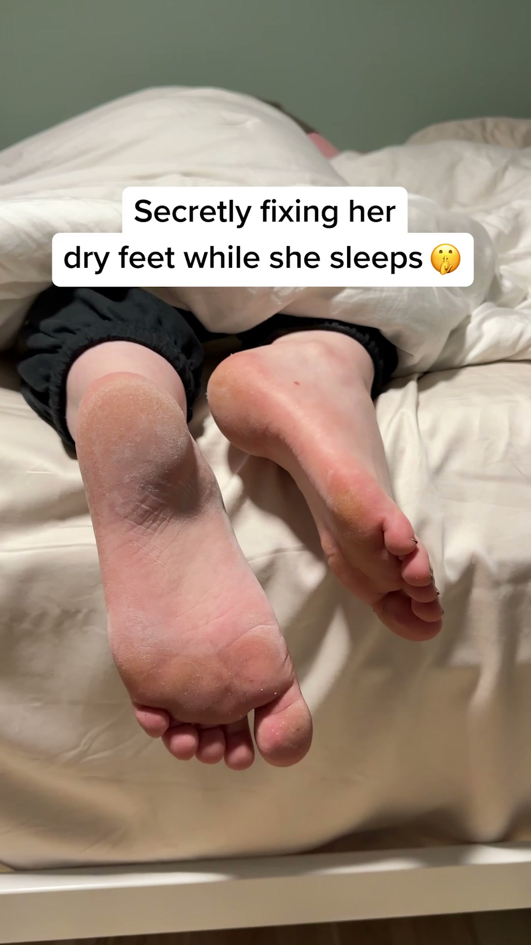 Skinmore Magazine Facebook ad: Baby soft feet in 5 minutes flat