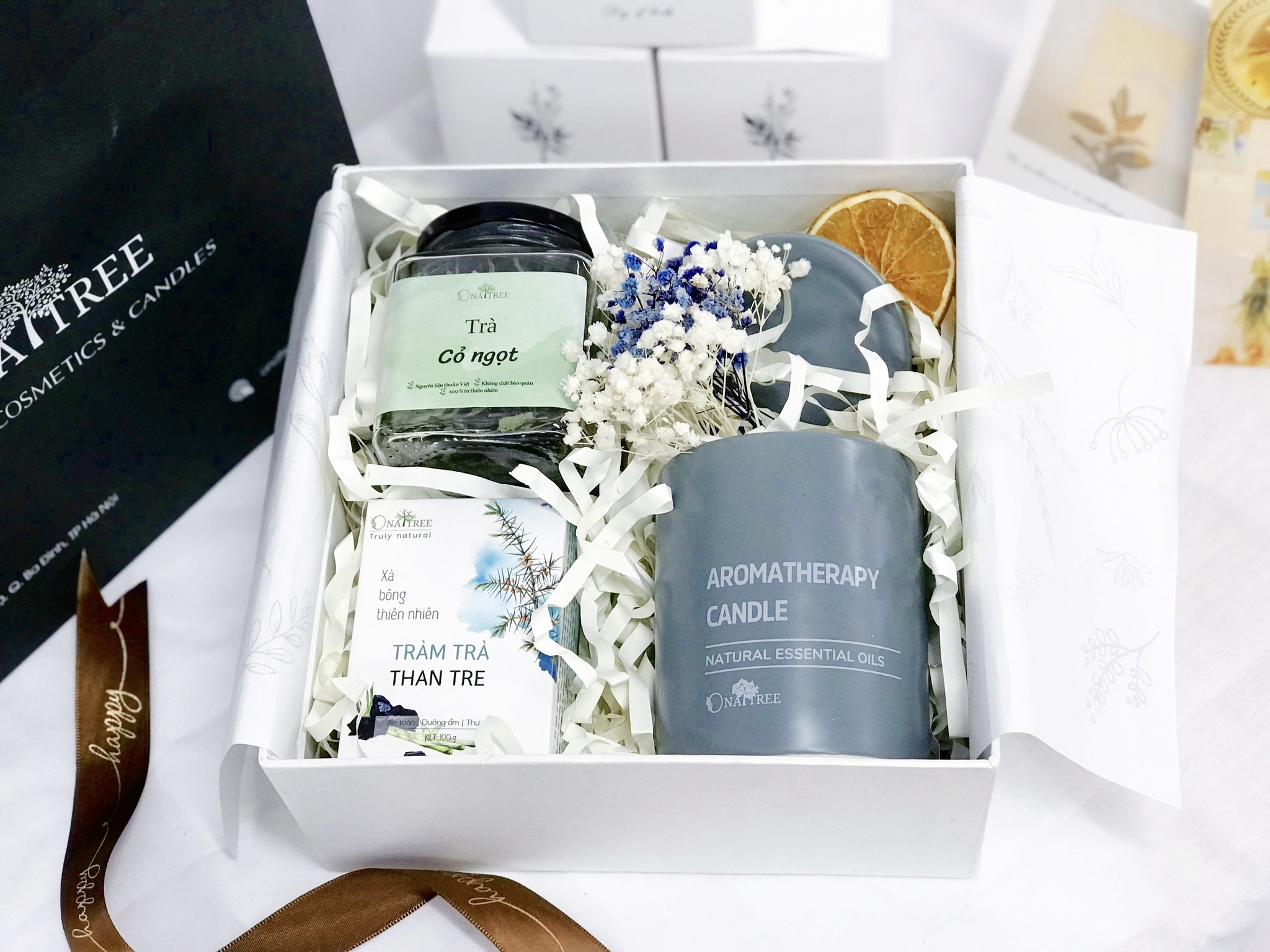 OnaTree - Vietnamese Cosmetics & Candles Facebook ad
