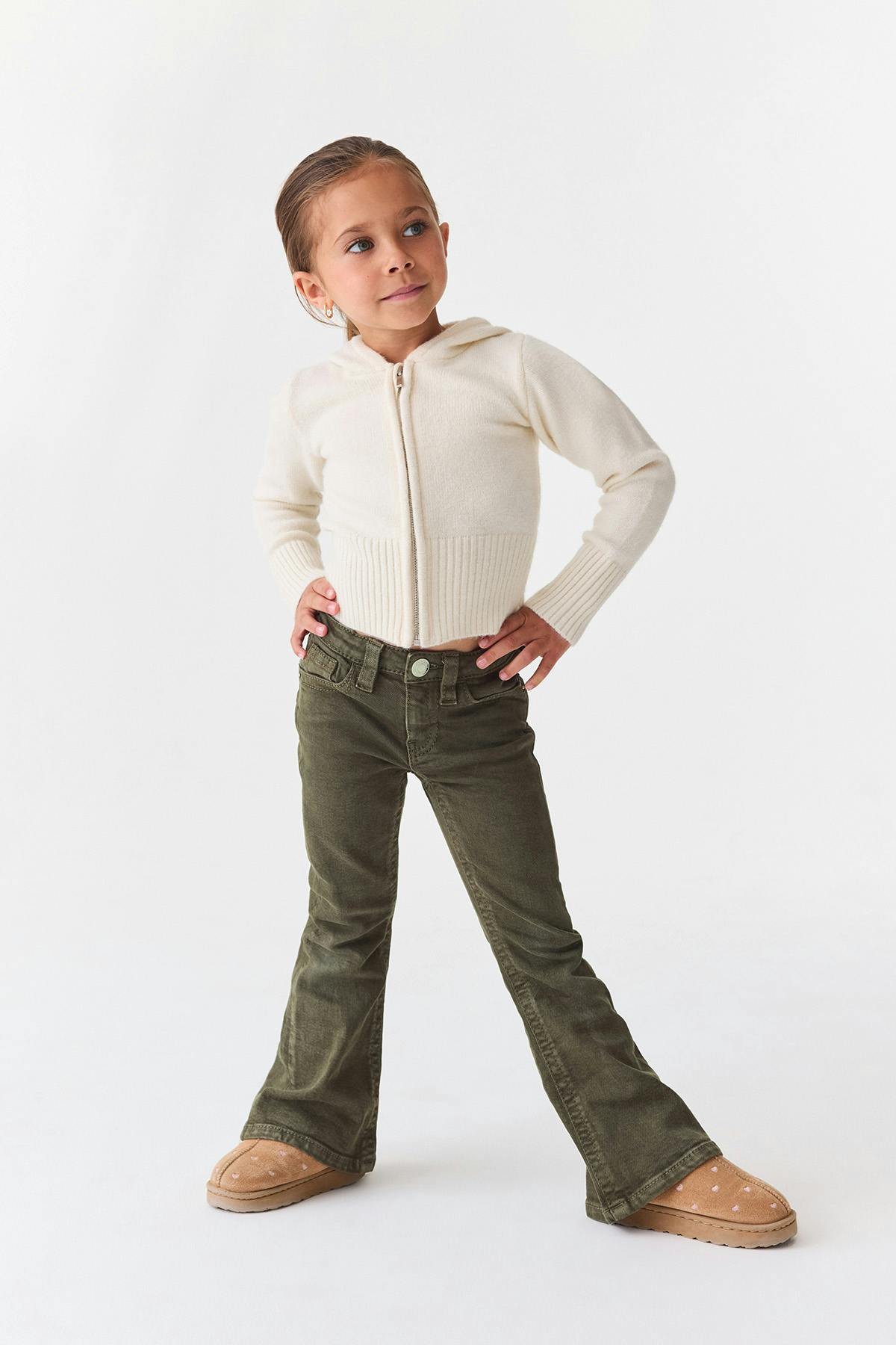Gina Tricot Facebook ad: Nyt esittelemme Young Petiten.