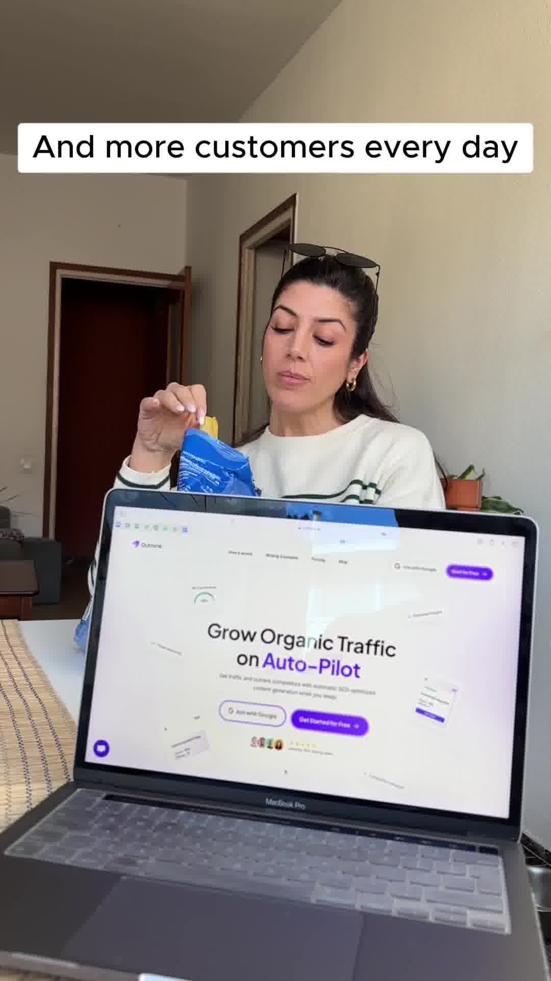 Outrank.so Facebook ad: Grow Organic Traffic on Auto-Pilot