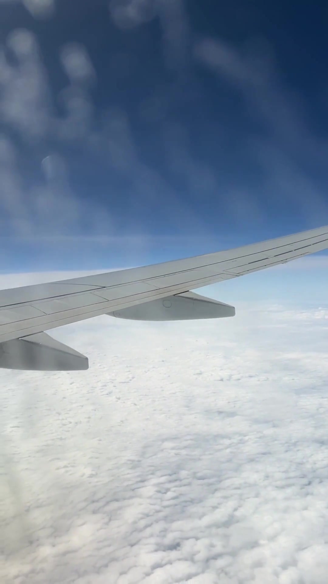 Airalo Global eSIM Store Facebook ad: Voyage plus malin avec une eSIM