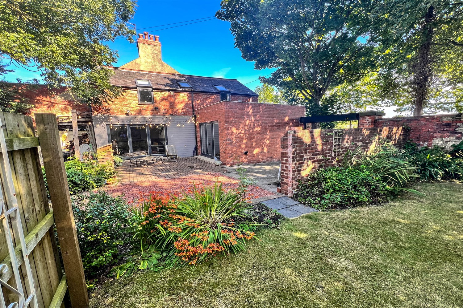 Andrew Craig Estate & Letting Agents Facebook ad: Looking for your next home?
