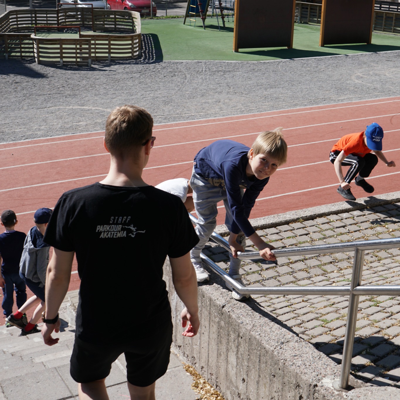 Turun Parkour Akatemia Facebook ad: Koulujen alku lähestyy, vielä ehdit kesäleirille ennen sitä!