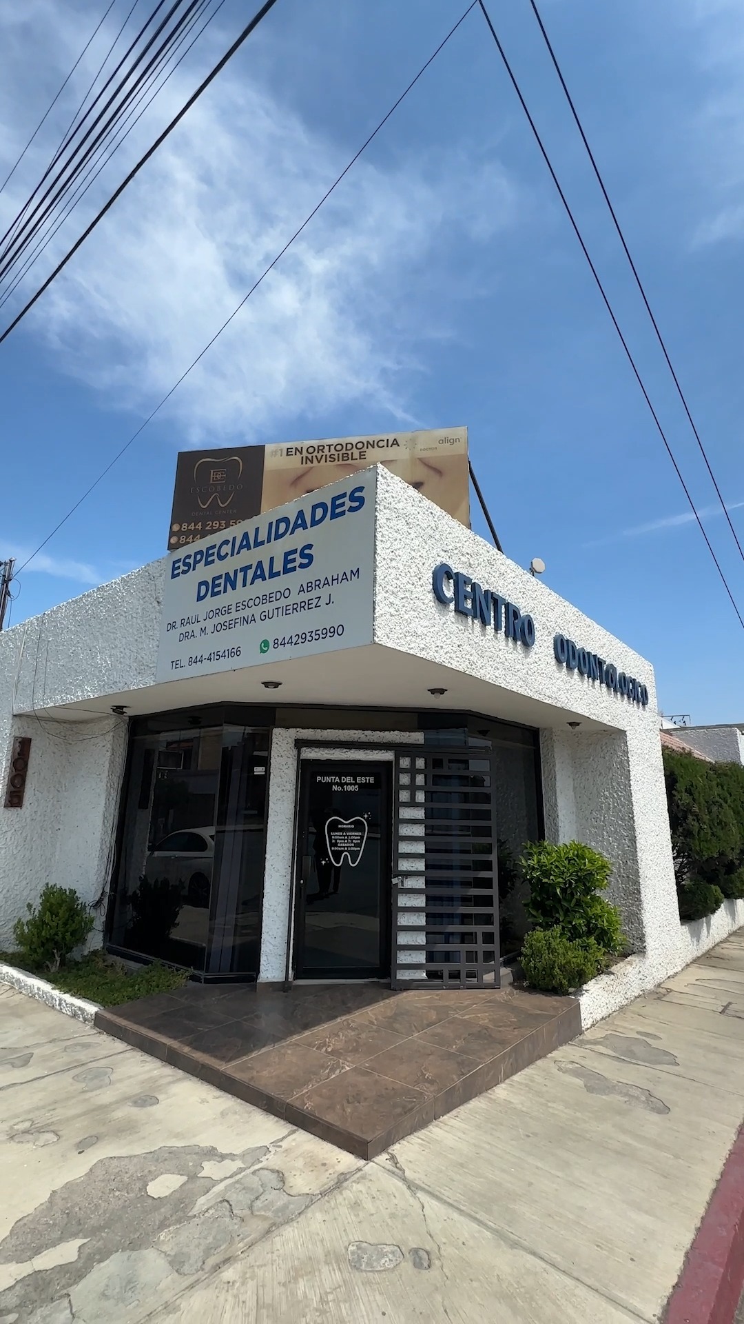 Dental Center Saltillo Facebook ad: Más de 30 años creando sonrisas en Saltillo