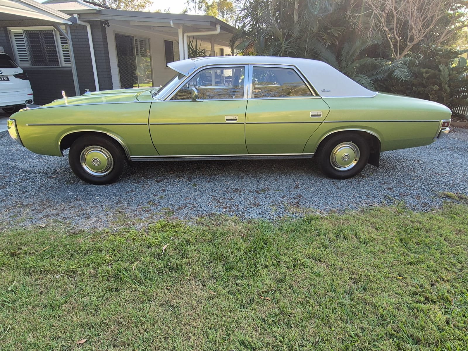 Aurora Gt Facebook ad: 1976 Chrysler Valiant
