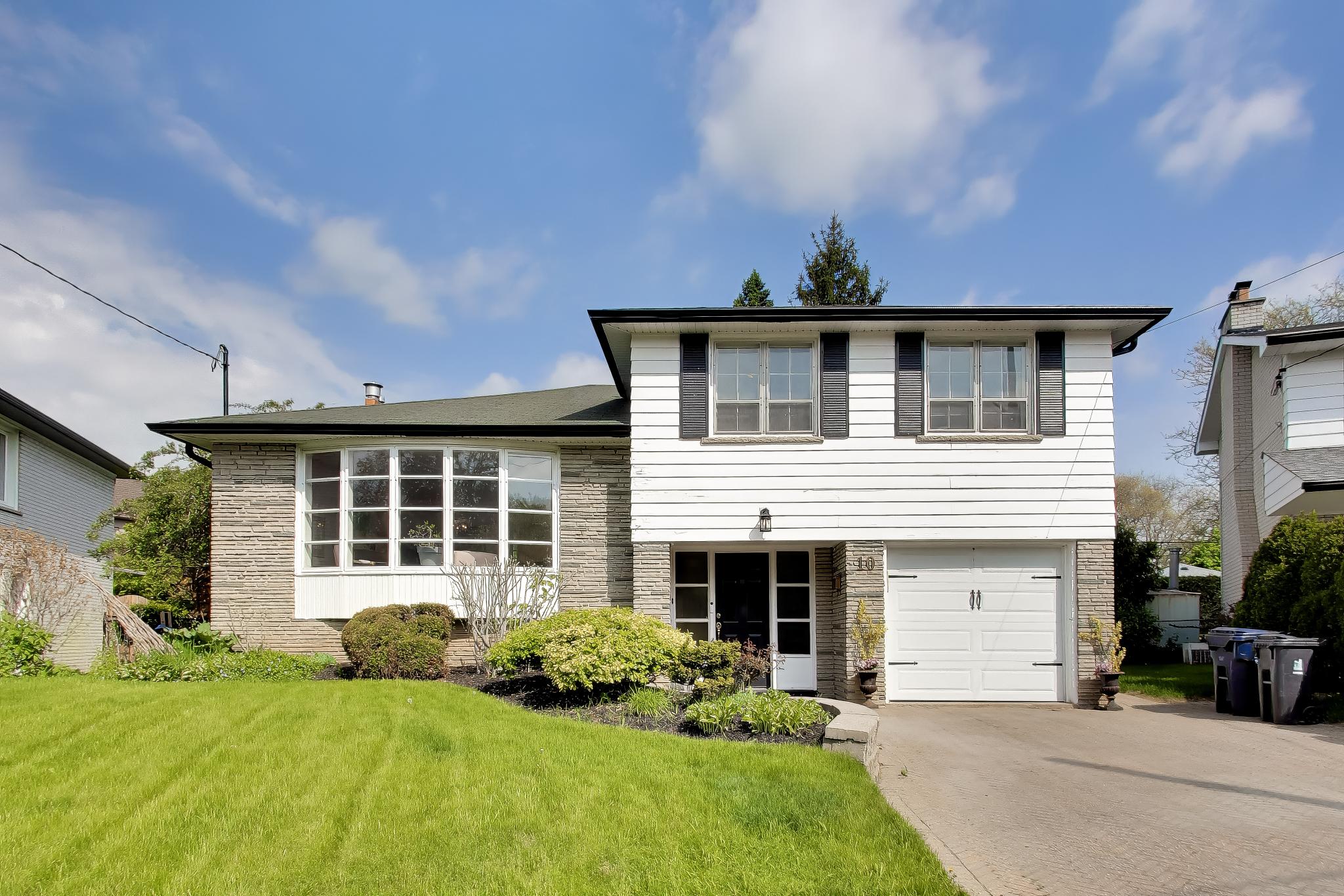 Sage Real Estate Facebook ad: This Wonderful Prime Bayview Woods Opportunity is looking…