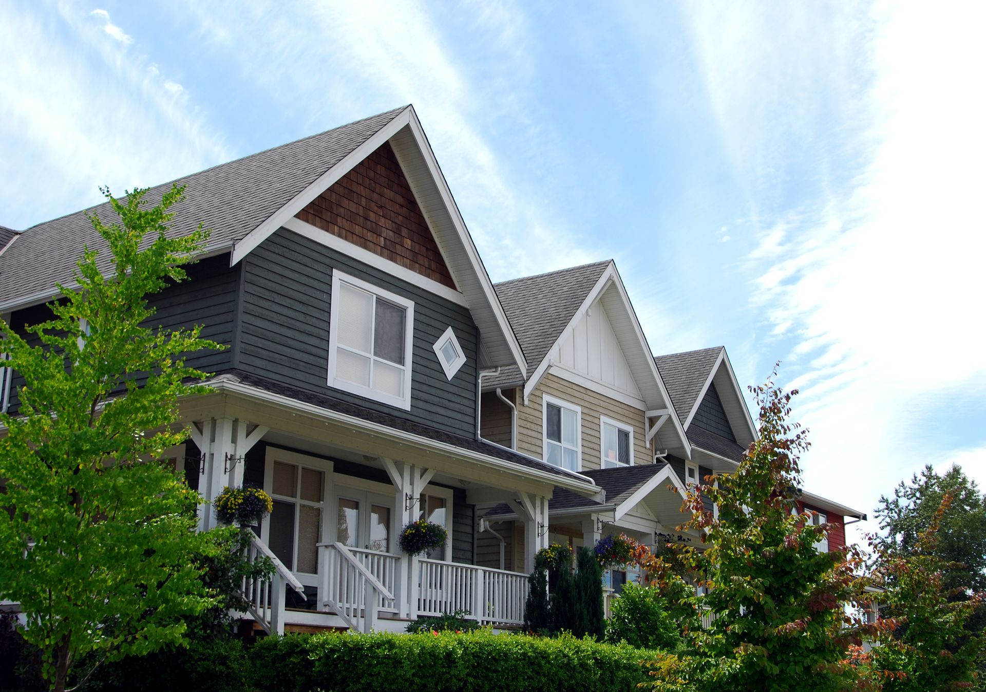 HomeTeck Roofing & Remodeling Facebook ad