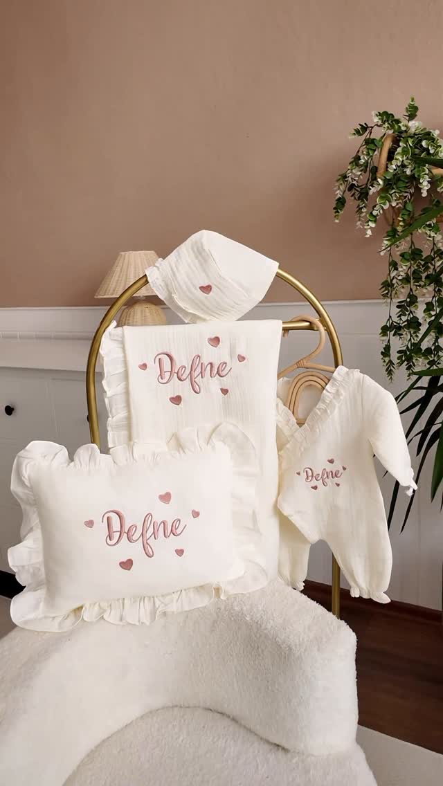 theduubaby Facebook ad: Defne