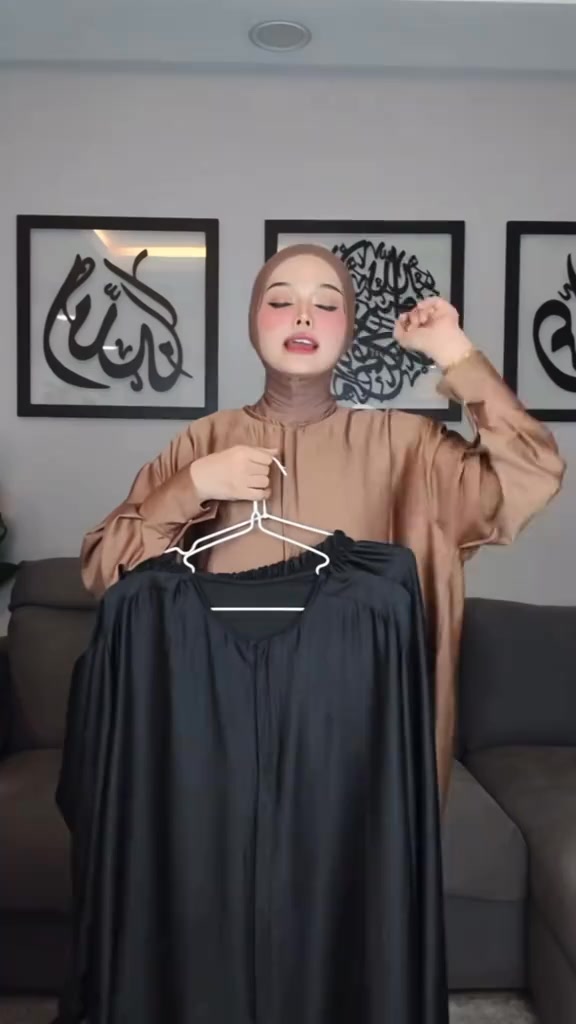 Zihaluv.com Facebook ad: Loose Cutting Tapi Tak Serabut, Nampak Kemas Je
