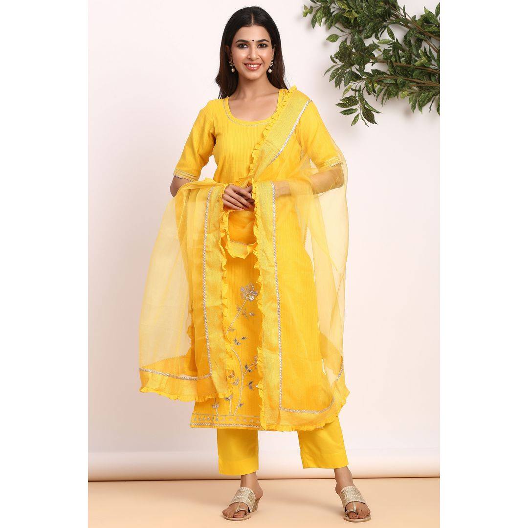 Gillori Facebook ad: Birthday Sale Ends Soon - Flat 40% +…