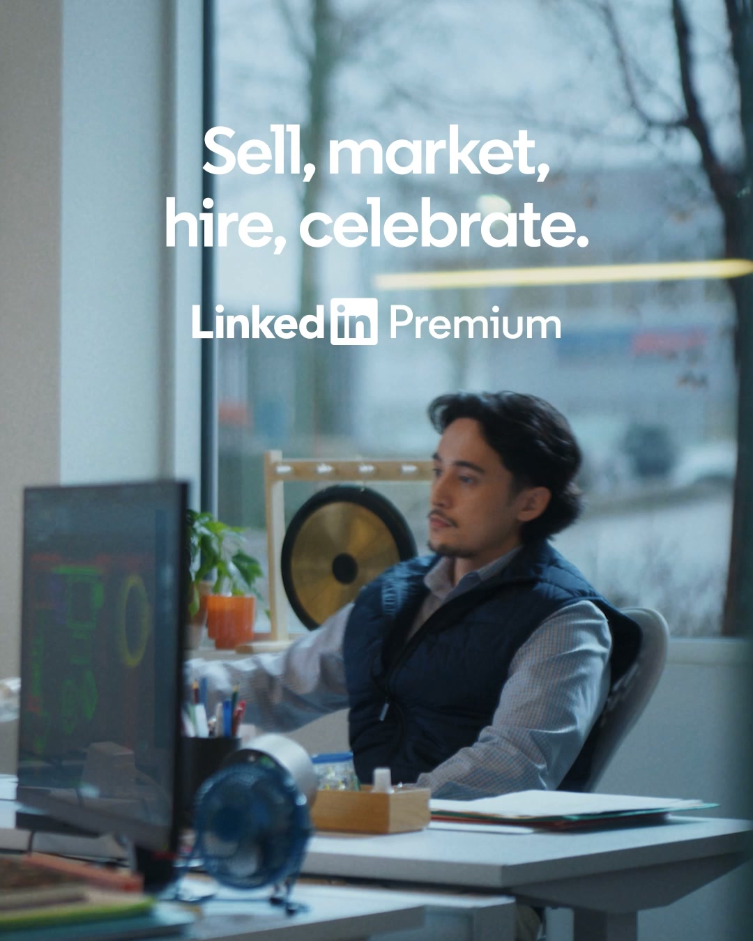 LinkedIn Facebook ad: Premium All-in-One.