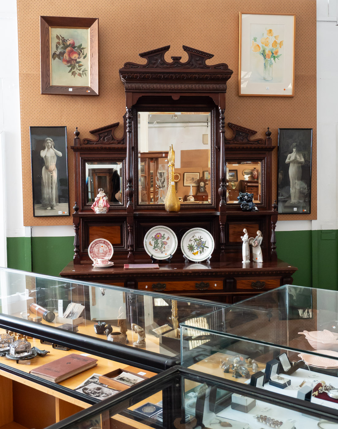 Hayward's Auction House Facebook ad