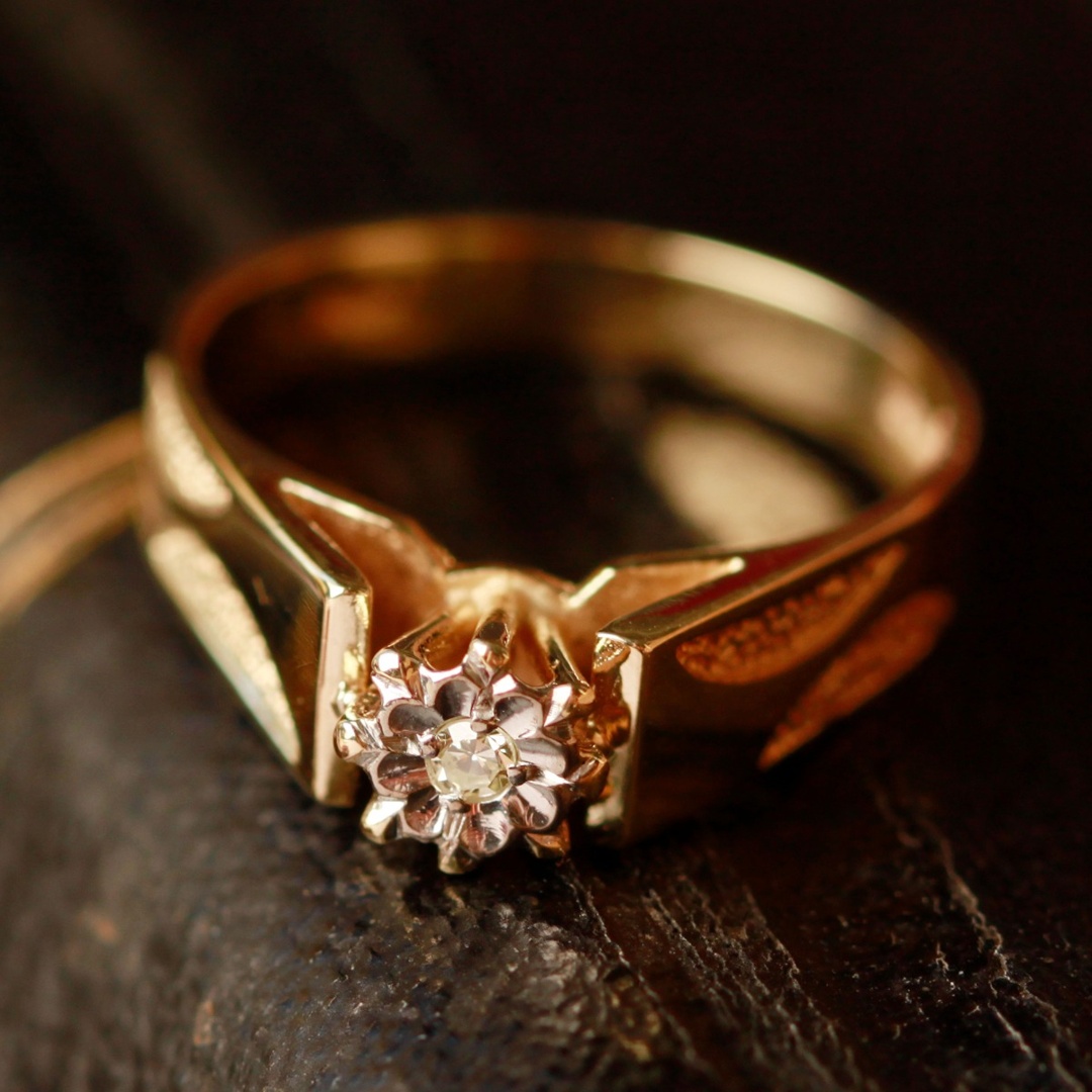 William May Jewellers Facebook ad