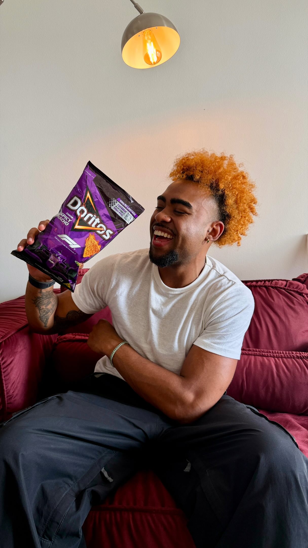 Doritos Facebook ad: Crias, hoje foi dia de testar meus conhecimentos…