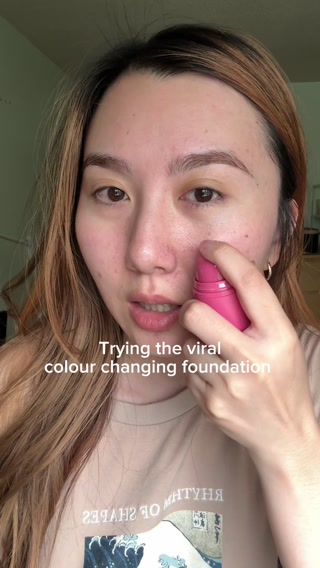 Smooche Facebook ad: The viral skin-tone adapting foundation