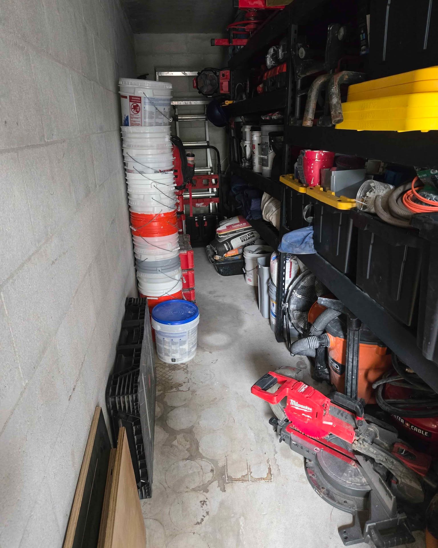 Joel Farber Facebook ad: FULL CONTRACTOR TOOL & MATERIAL BUNDL