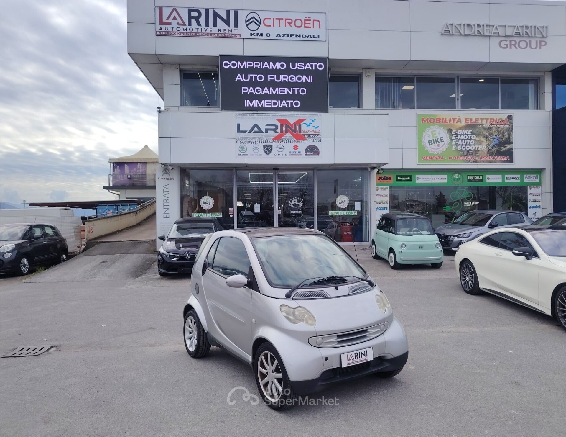 AutoSuperMarket.annunci Facebook ad: Cerchi un'auto usata di qualità?