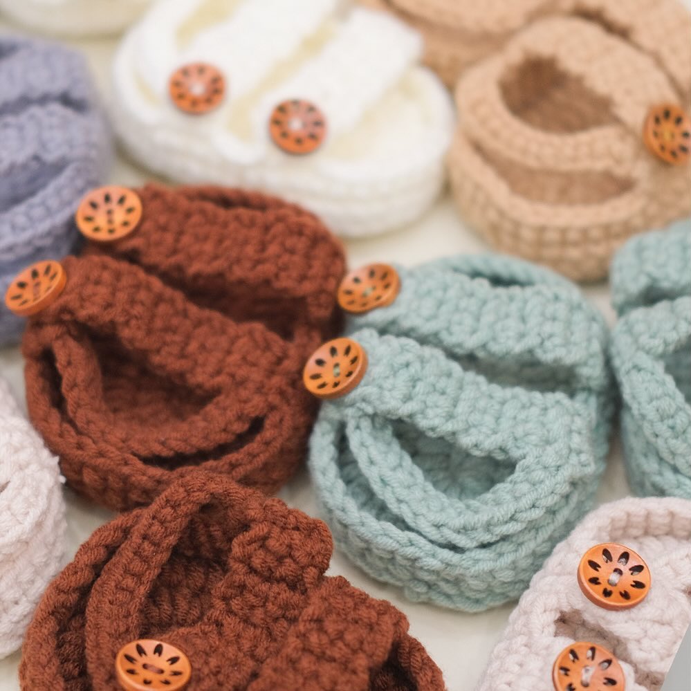 Luyy Baby Kids Facebook ad: Sepatu rajut si kecil yang gemas tersedia dalam…