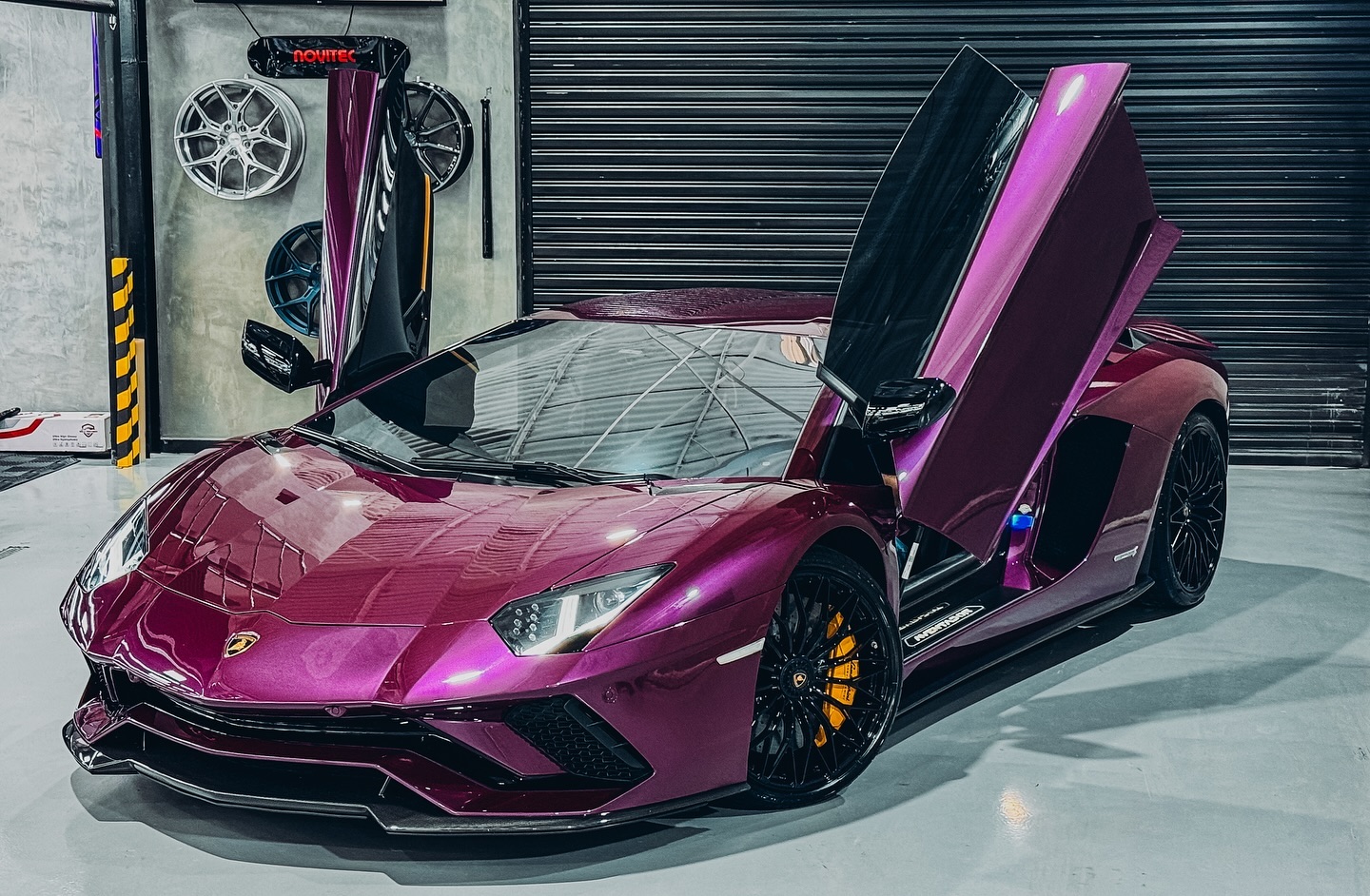 Eco Shine - Soluções Automotivas Facebook ad: Lamborghini Aventador S na cor Viola Ophelia