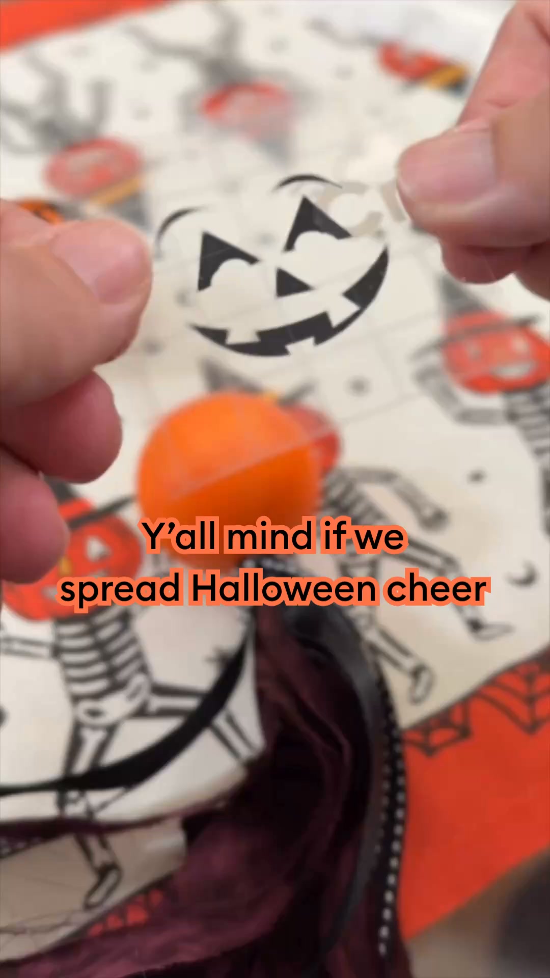 Cricut Facebook ad: Vintage Halloween Decor