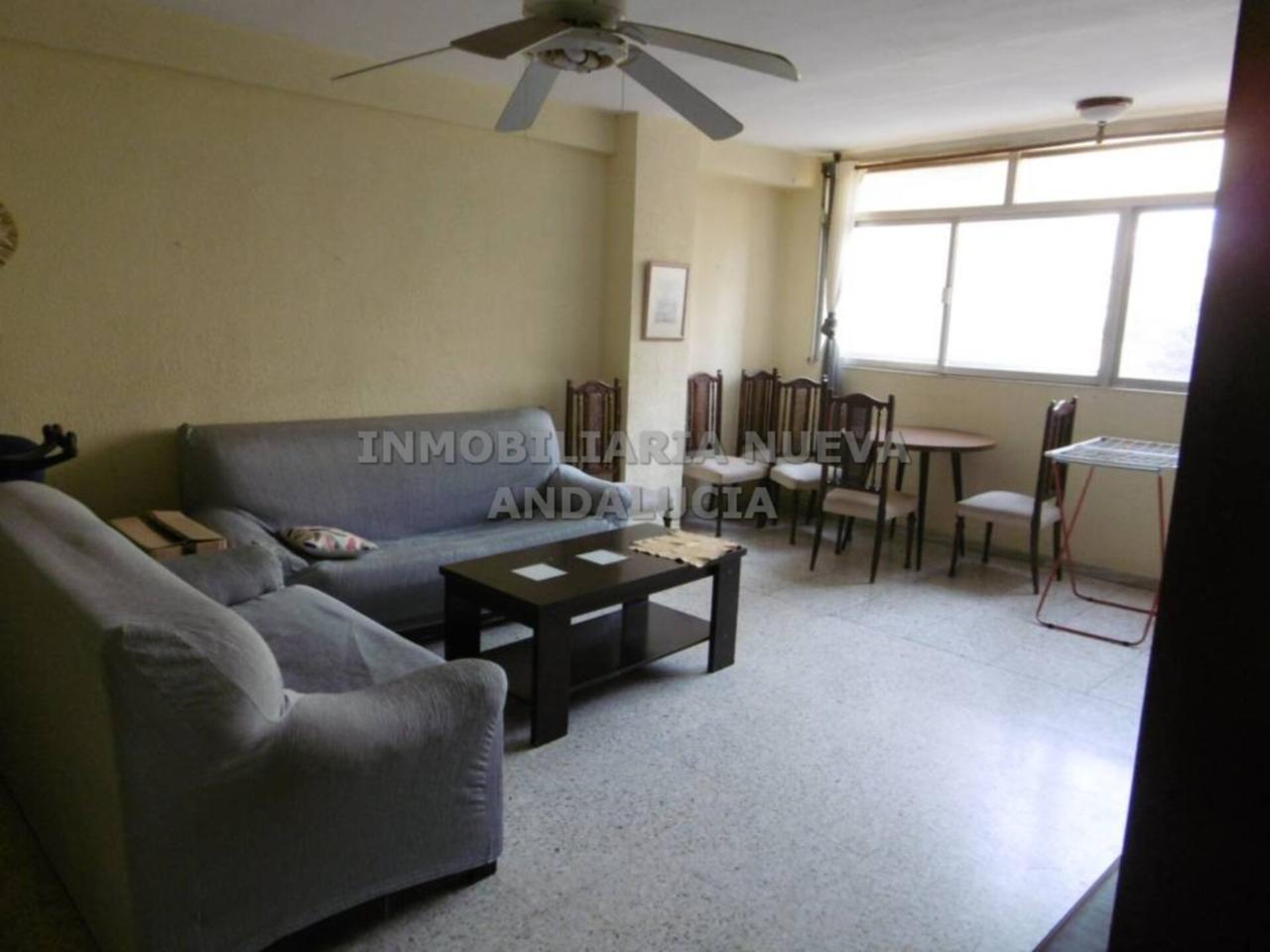 Rentola.es Facebook ad: Alquileres asequibles en toda España Contacta con el…