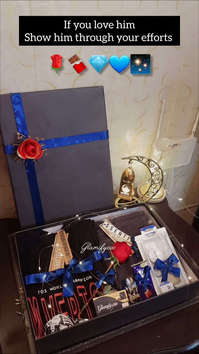 glamifycoo Facebook ad: Customized gift package