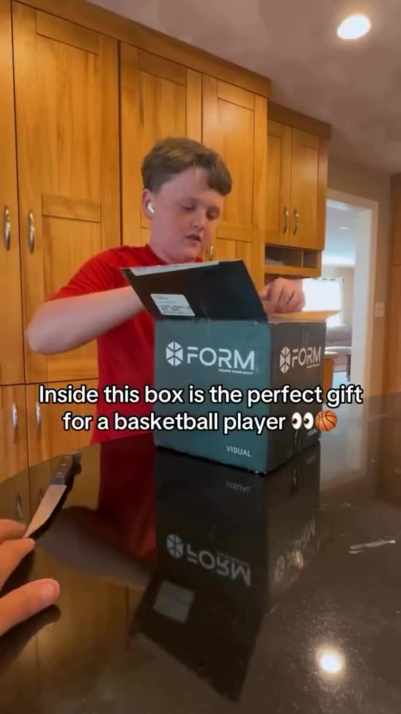 FORM Basketball Facebook ad: Get Yours Now! Click Below