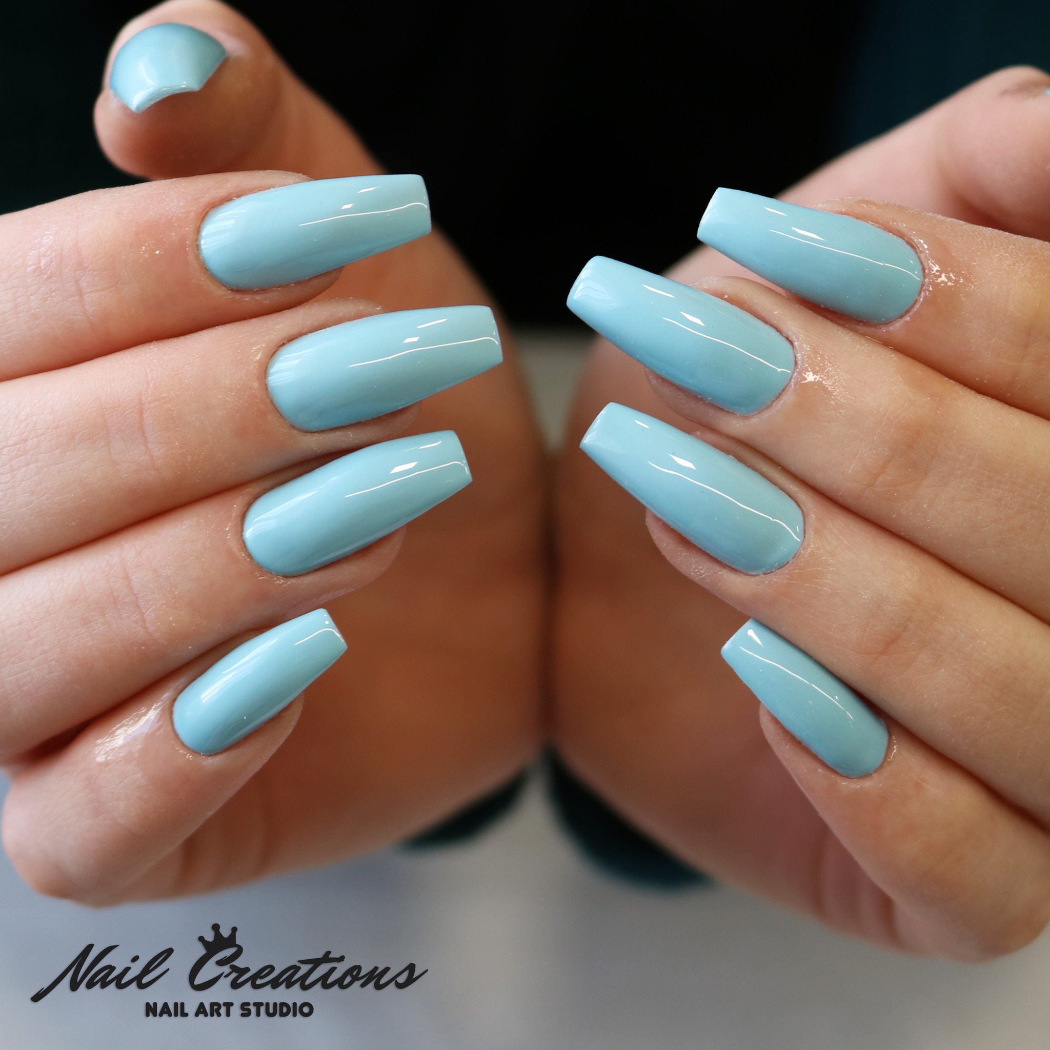 Nail creations - Skopje Facebook ad: Нежни тонови, совршен изглед.