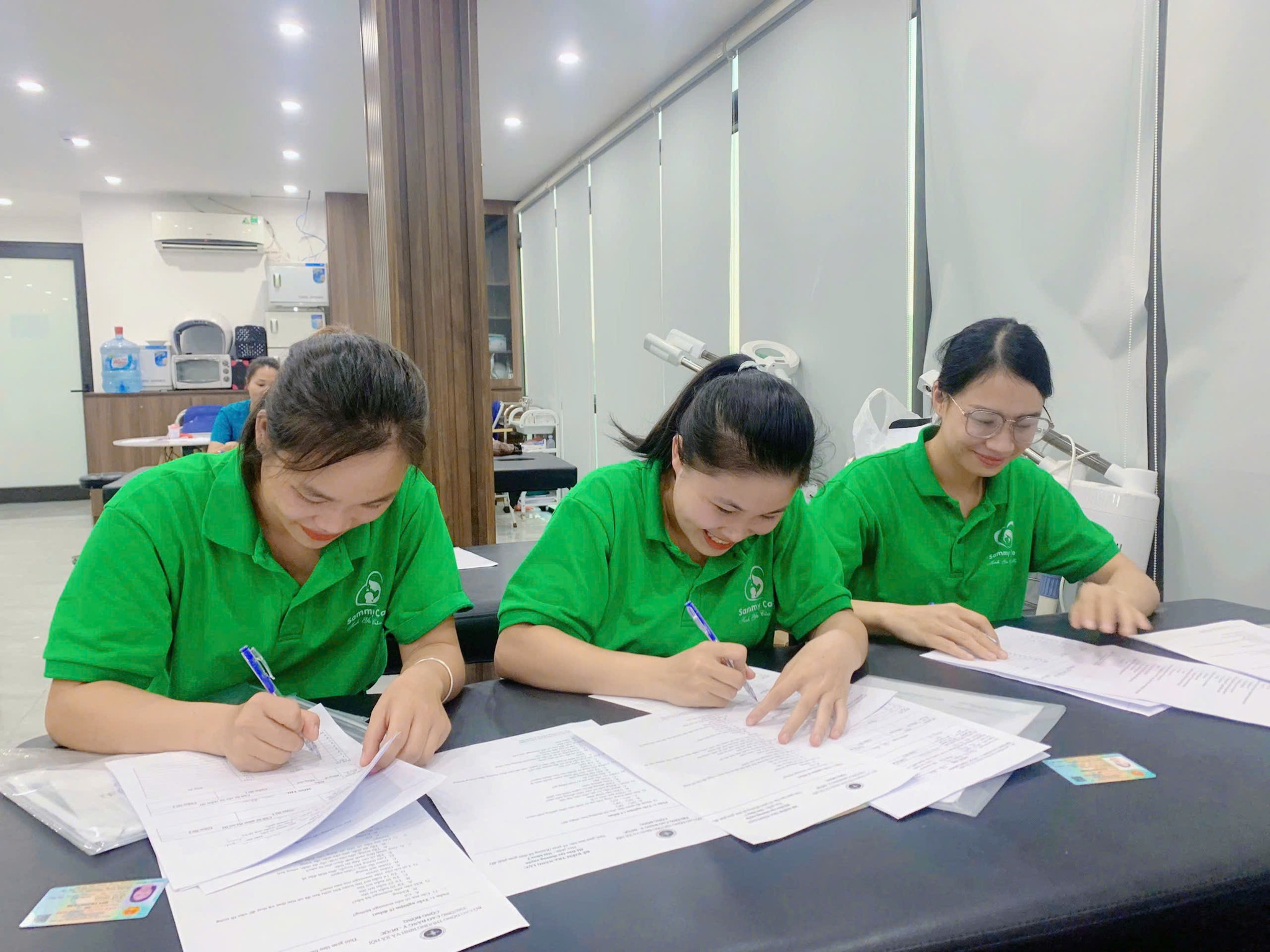 Tuyển Dụng - SAMMY CARE Facebook ad