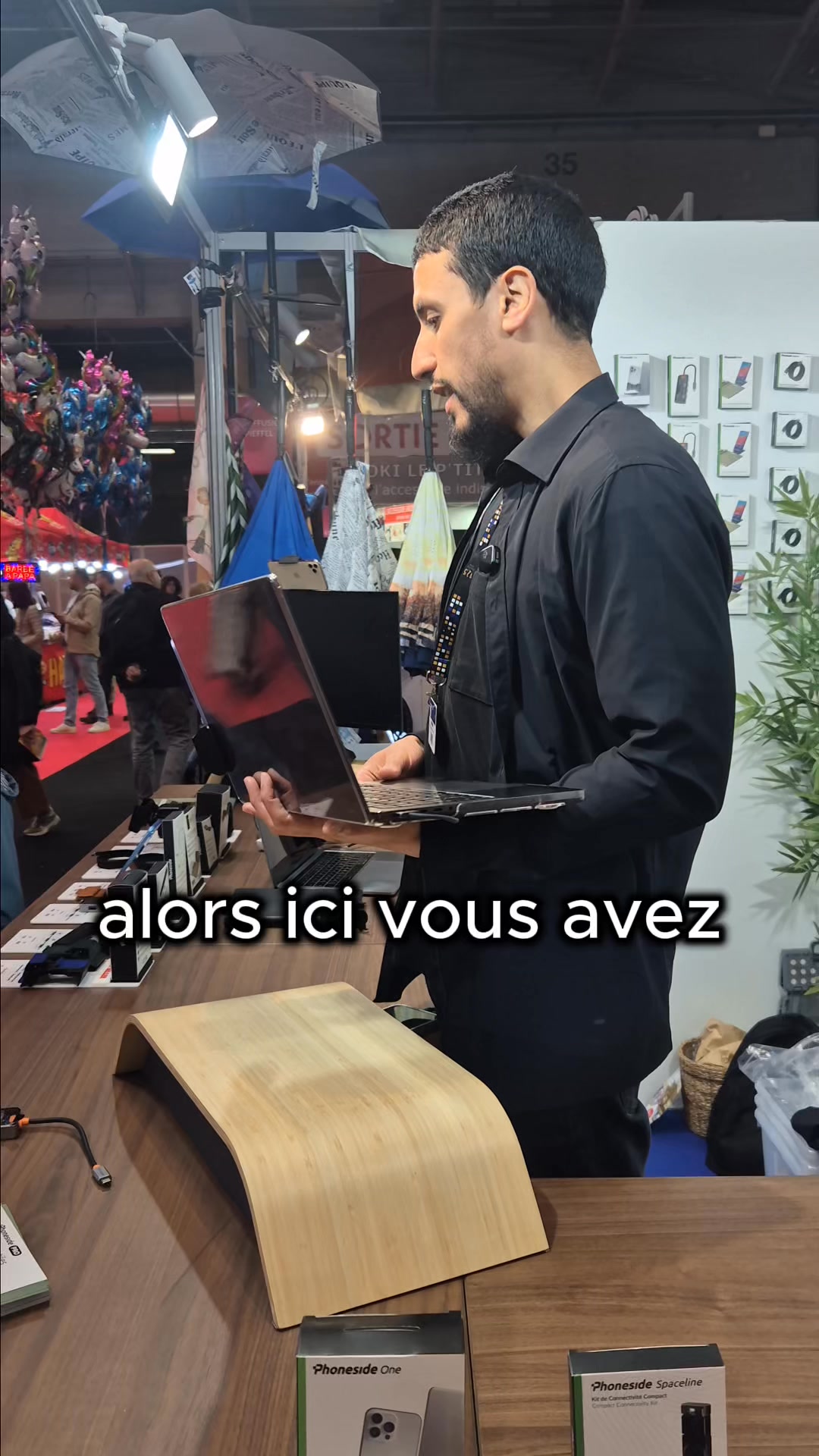 Phoneside Facebook ad: Le support de téléphone pour ordinateur