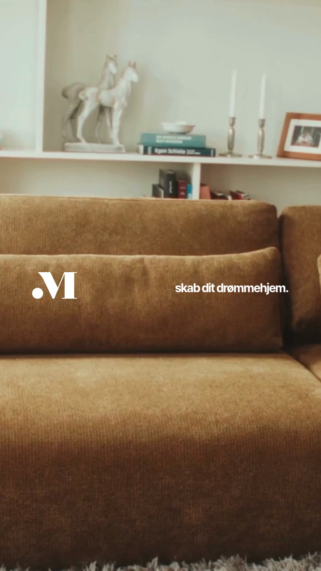 Møbelkompagniet Facebook ad: CLOUD. Komfort og design kombineret.