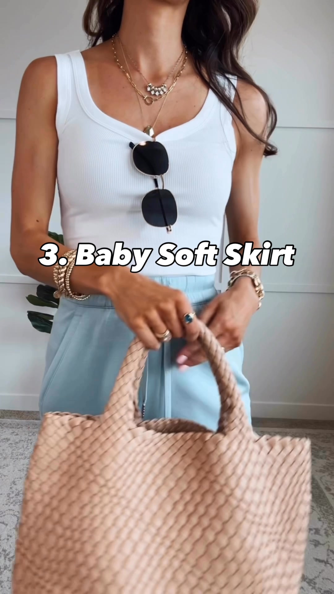 Sistersguidetostyle Facebook ad: Shop Best Sellers & Daily Deals Now!