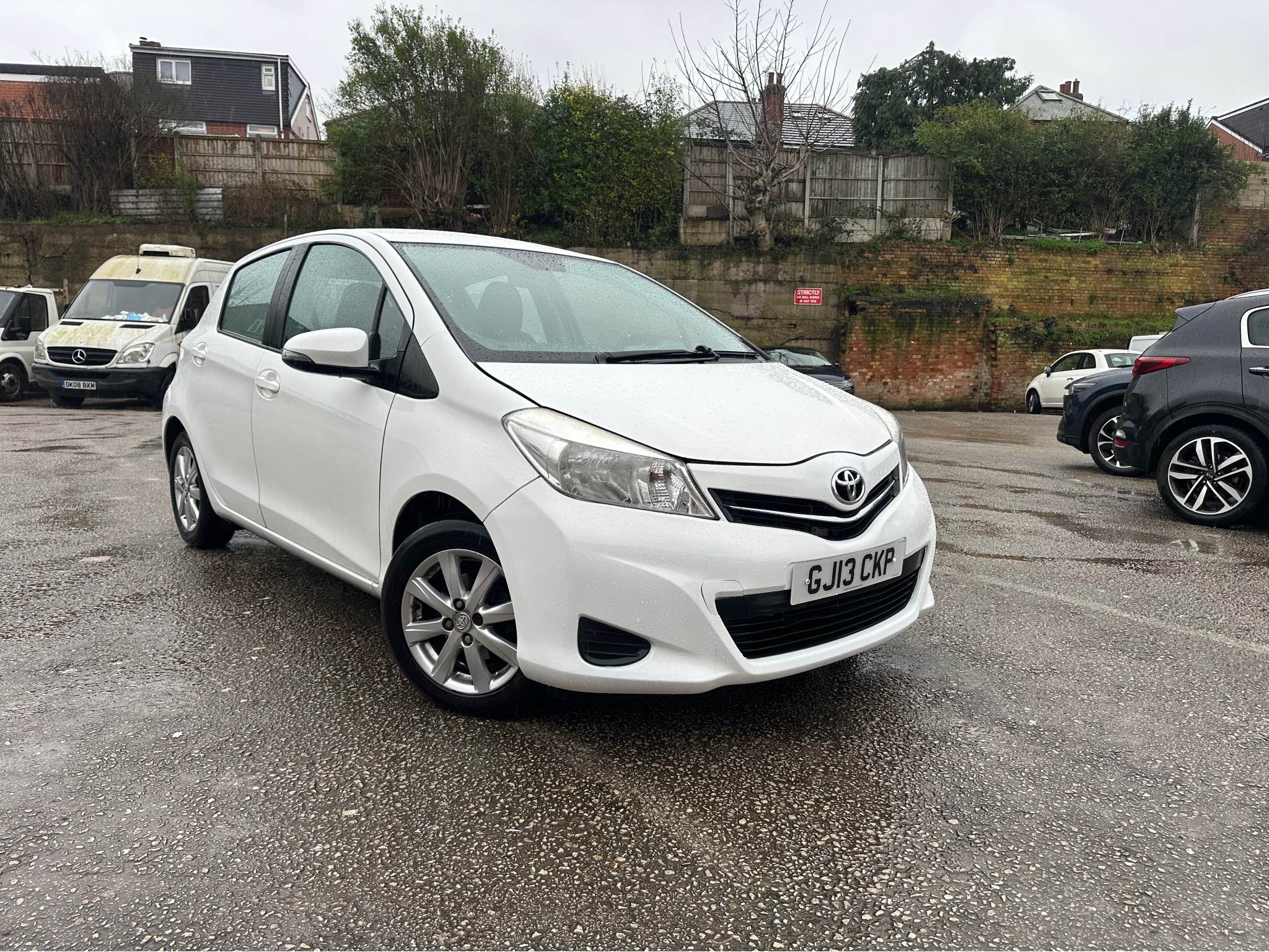 Aim Motor Facebook ad: 2013 Toyota Yaris