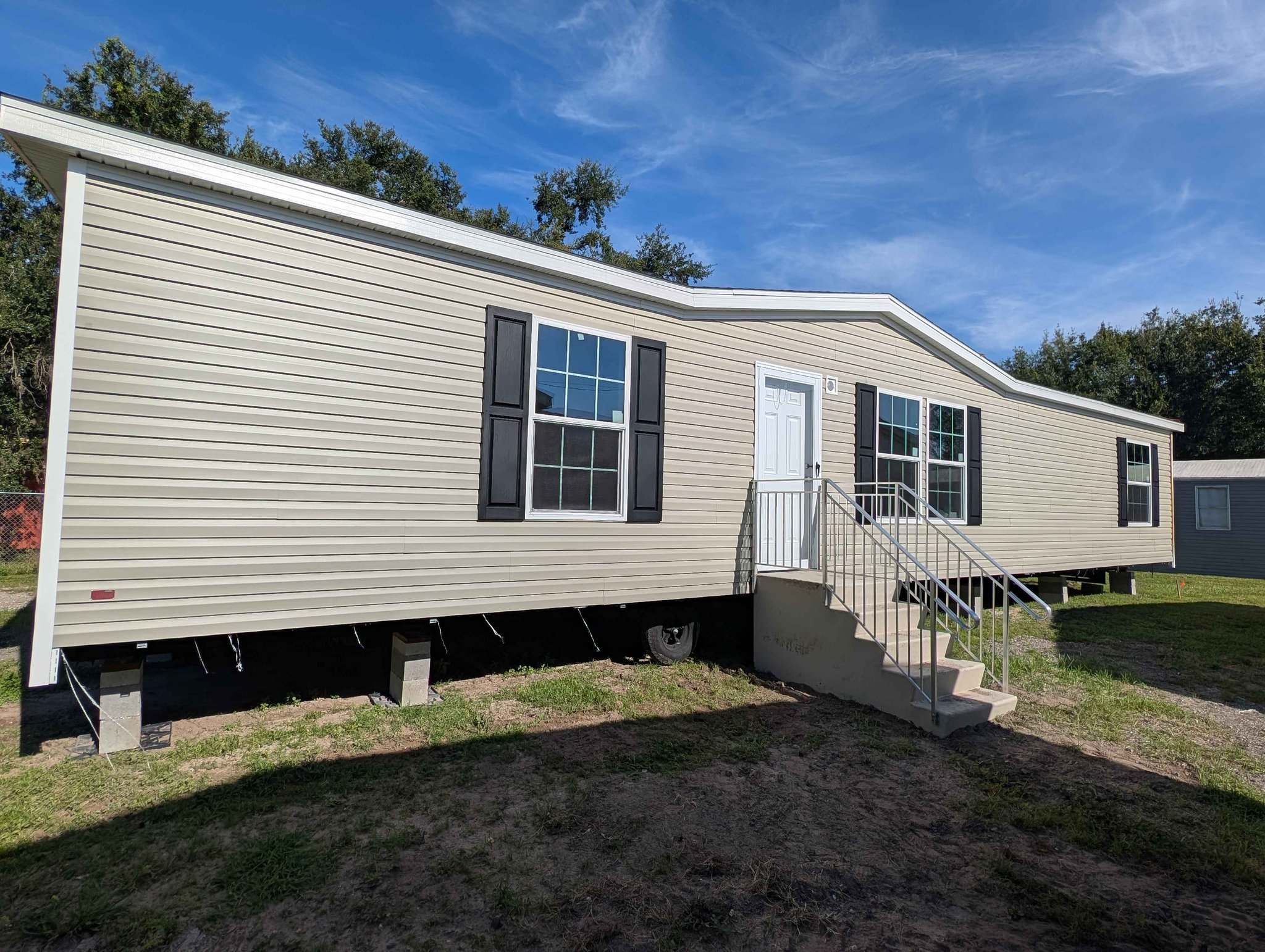 James Raysbrook Florida Facebook ad: 3 Beds 2 Baths - House
