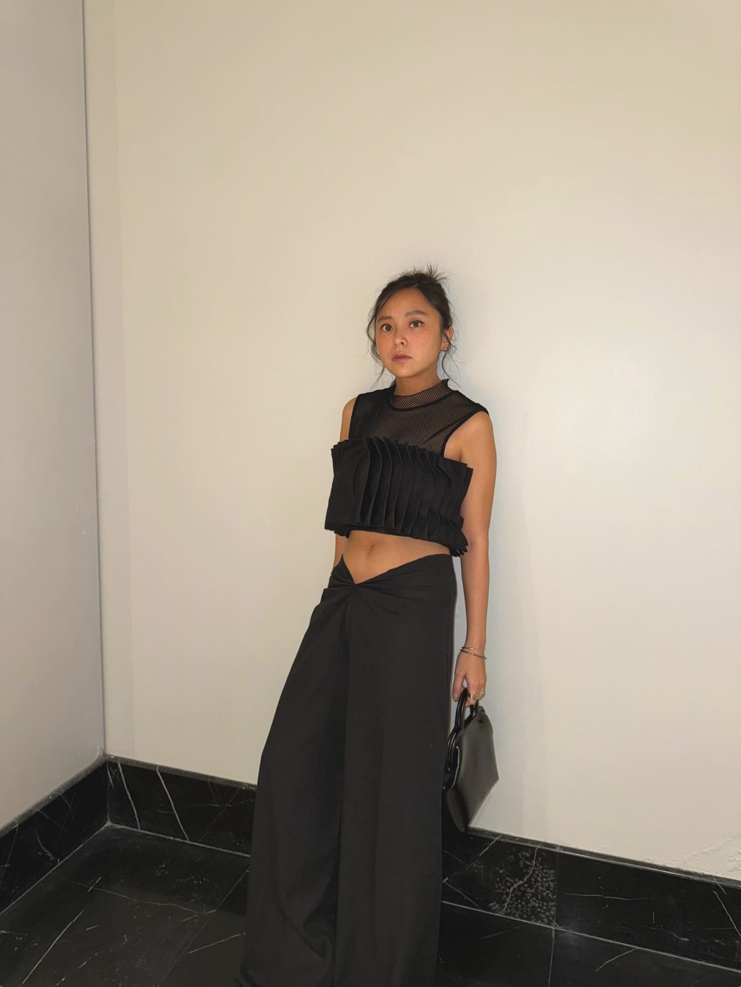 Saya Tales Facebook ad: how @monicatann styles Alga & Shilla set in…