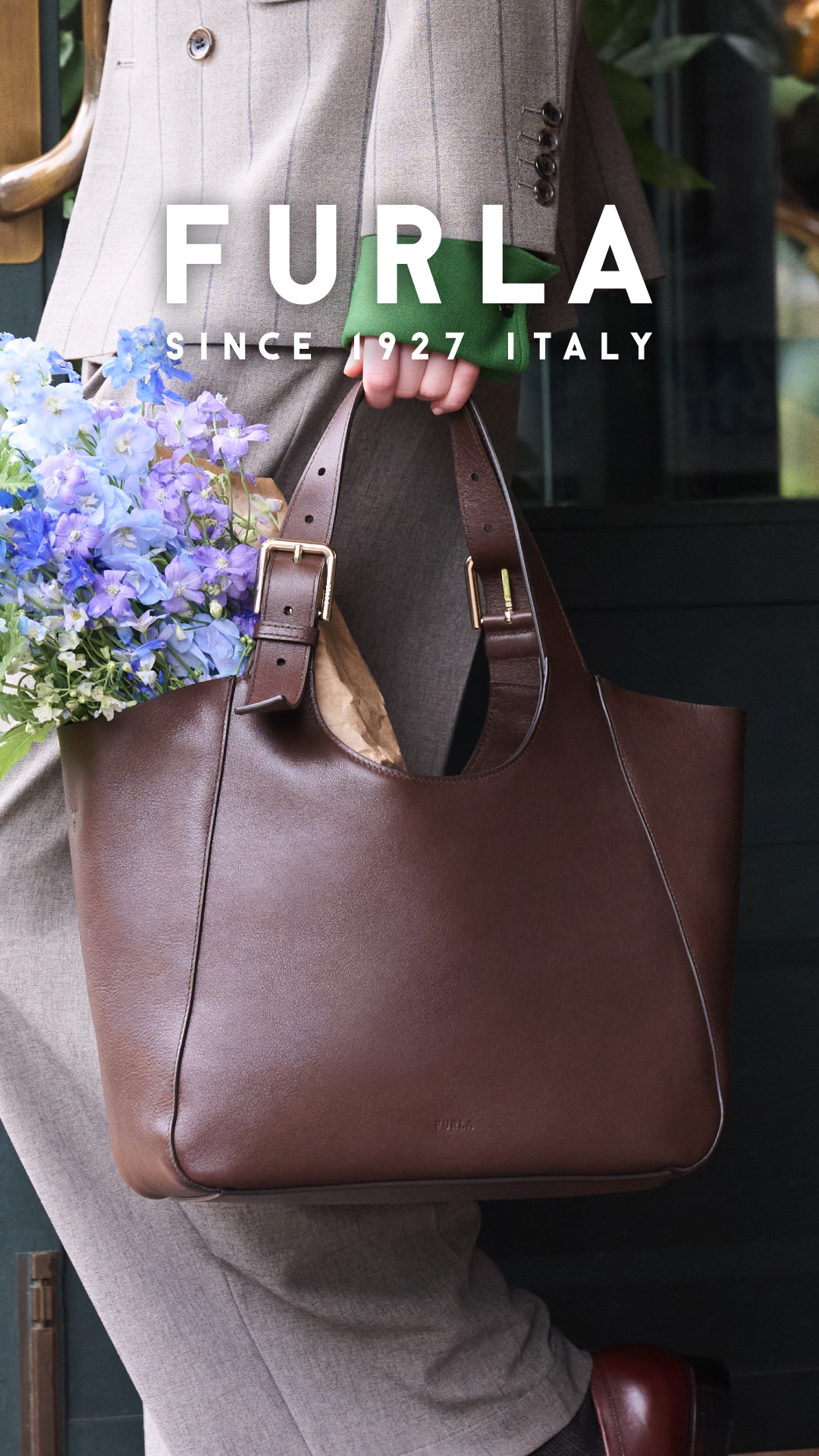 Furla Facebook ad: 新作トートバッグ「フルラ ドラ」が登場。
