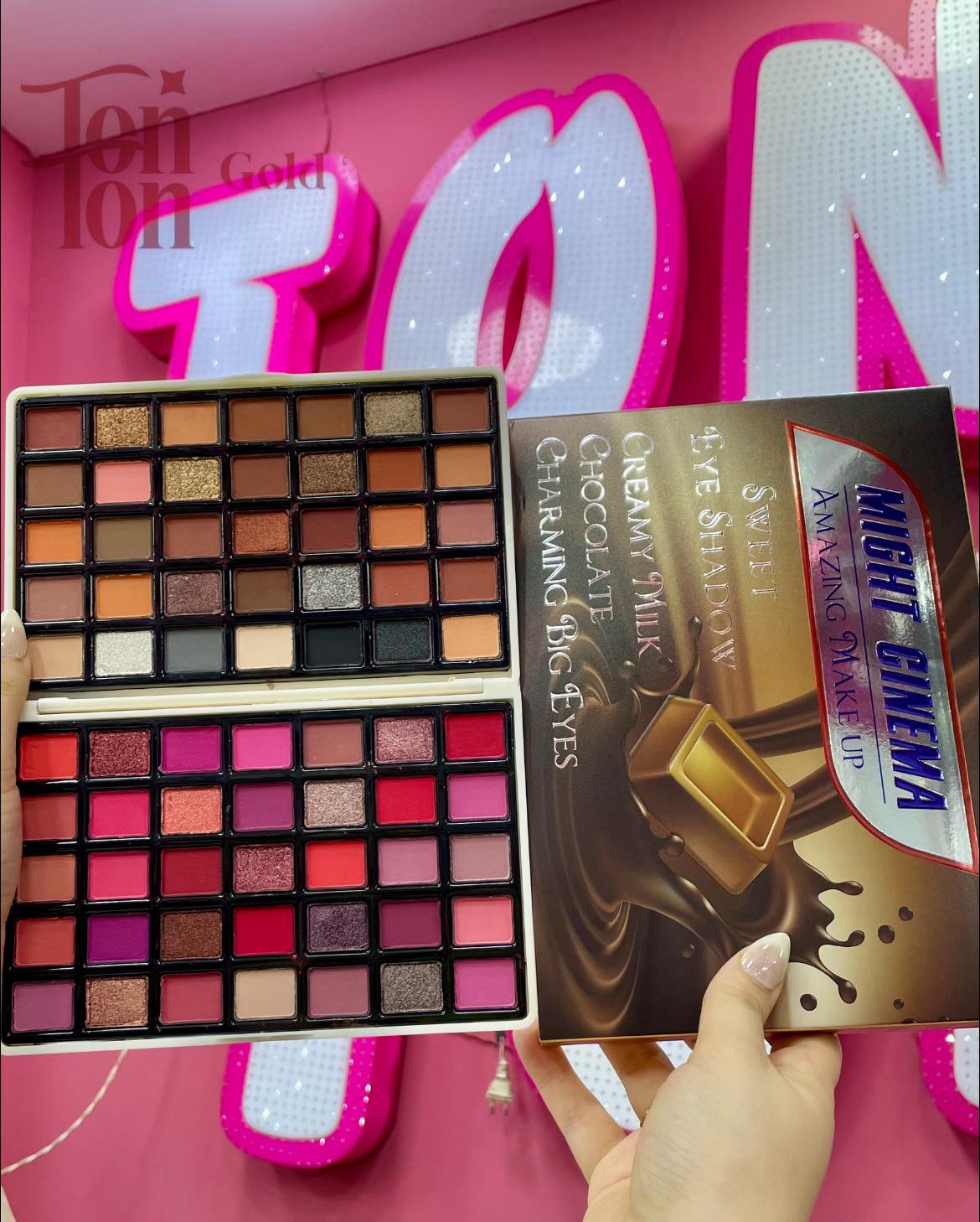 Tonton Gold Makeup & Accessory Facebook ad
